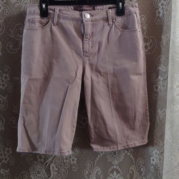 Gloria Vanderbilt Women's size 6 mauve pink‎ denim Bermuda shorts 10 1/2 inseam - Picture 1 of 9